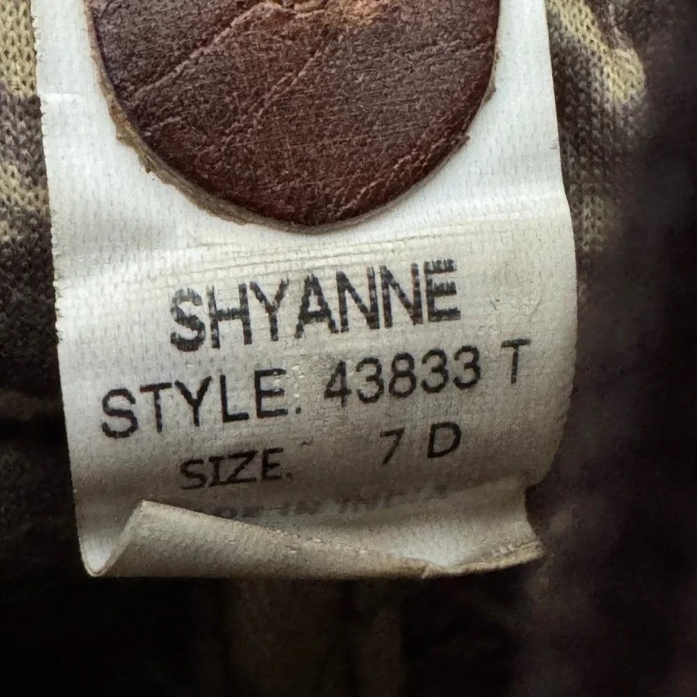 Shyanne Girls Cowboy Boots Square Toe Embroidered Flowers Brown‎ Size 7D Western